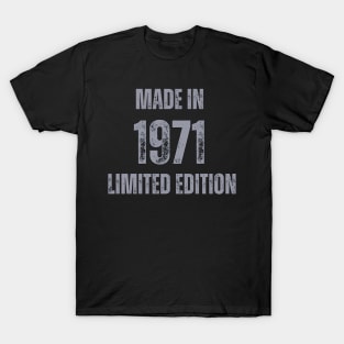 Vintage Made in 1971 , Limited Edition  , Gift for Mom Dad Birthday T-Shirt